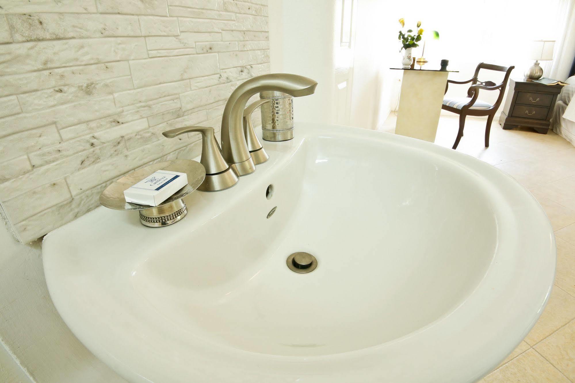 Cattleya Luxury Suites 킹스톤 외부 사진