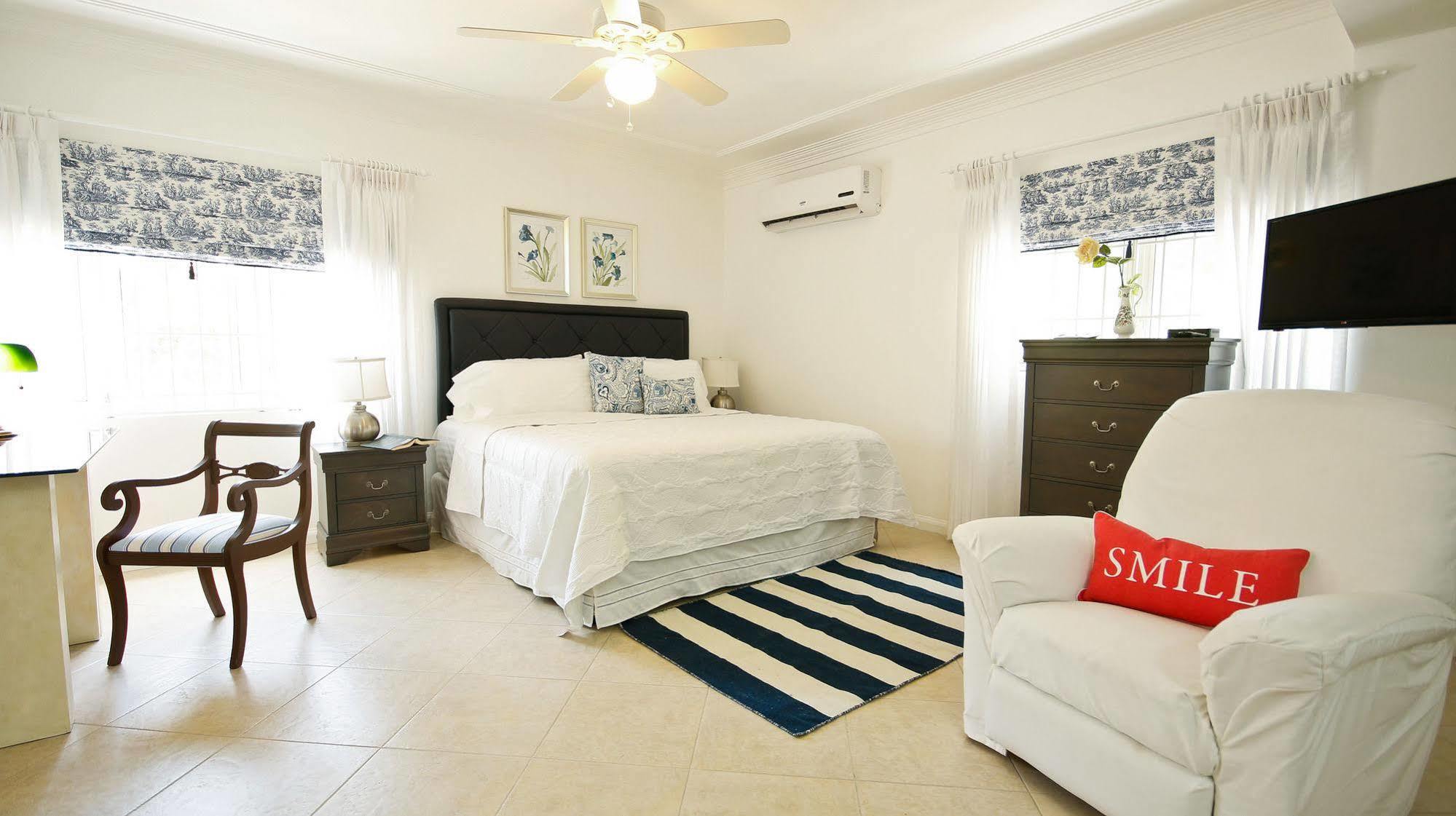 Cattleya Luxury Suites 킹스톤 외부 사진